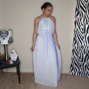 Floor lenght halter maxi dress